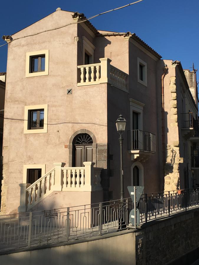 B&B Santapau Charme Living Licodia Eubea Eksteriør bilde